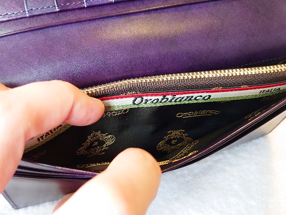 Orobianco（オロビアンコ）ファスナー付き長財布（品番：ORS－012608）ブラック 【札入れ：手前（マチなし）】