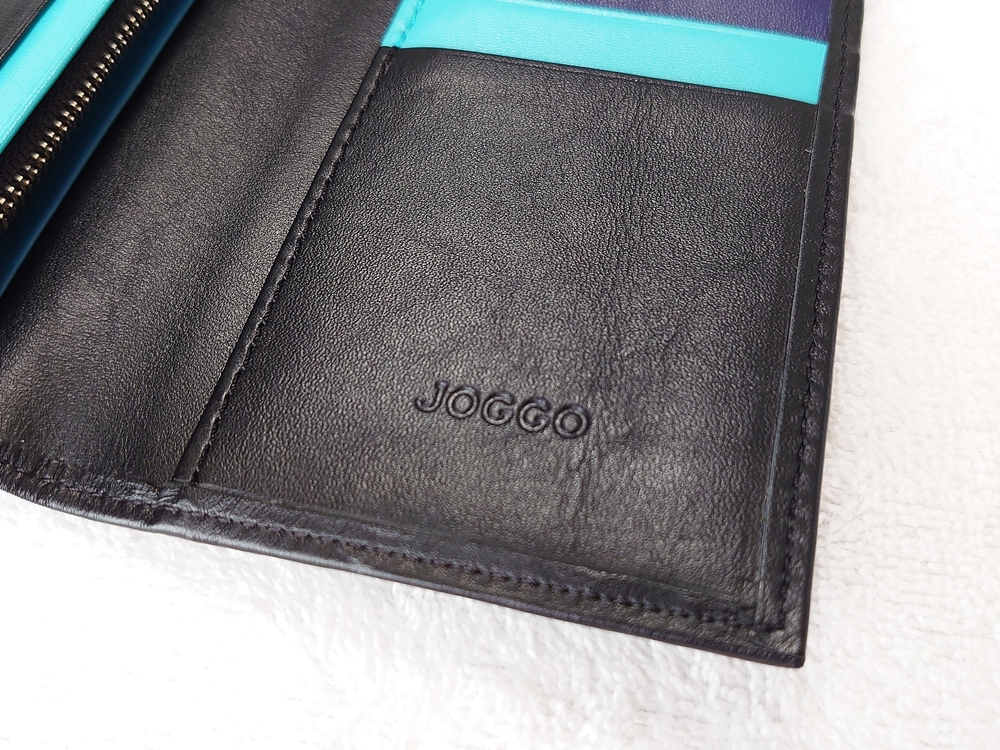 スリム長財布（カード収納13段）ブラック レビュー JOGGO（ジョッゴ）内側 カードポケットカラー かぶせ部分 ロゴと名入れ刻印