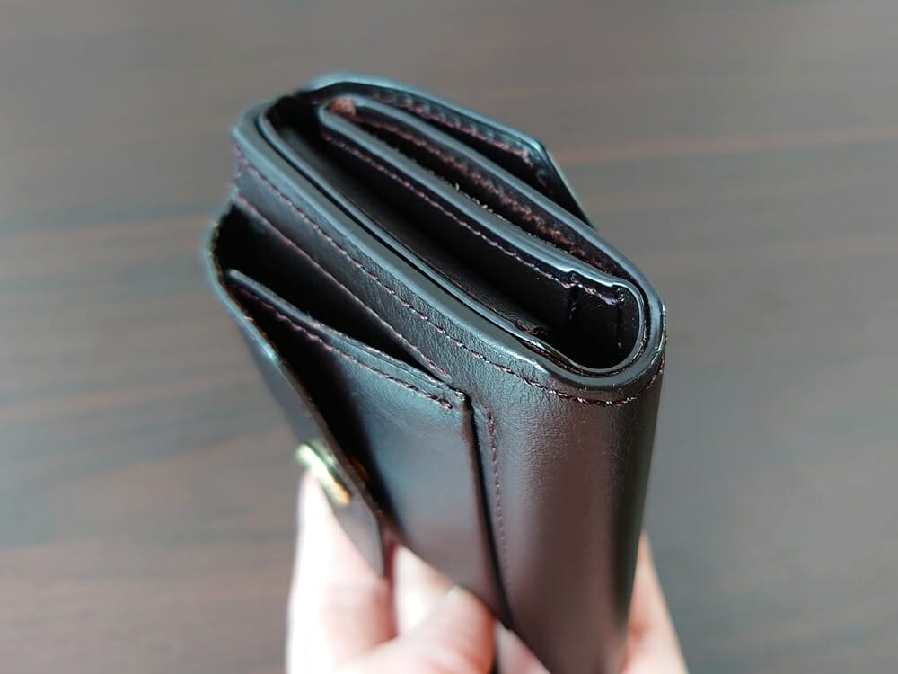 LIFE POCKET（ライフポケット）MiniWallet3 ミニウォレット3 espresso エスプレッソ 財布 デザイン 財布の厚みとコバの仕上げ3 反対側