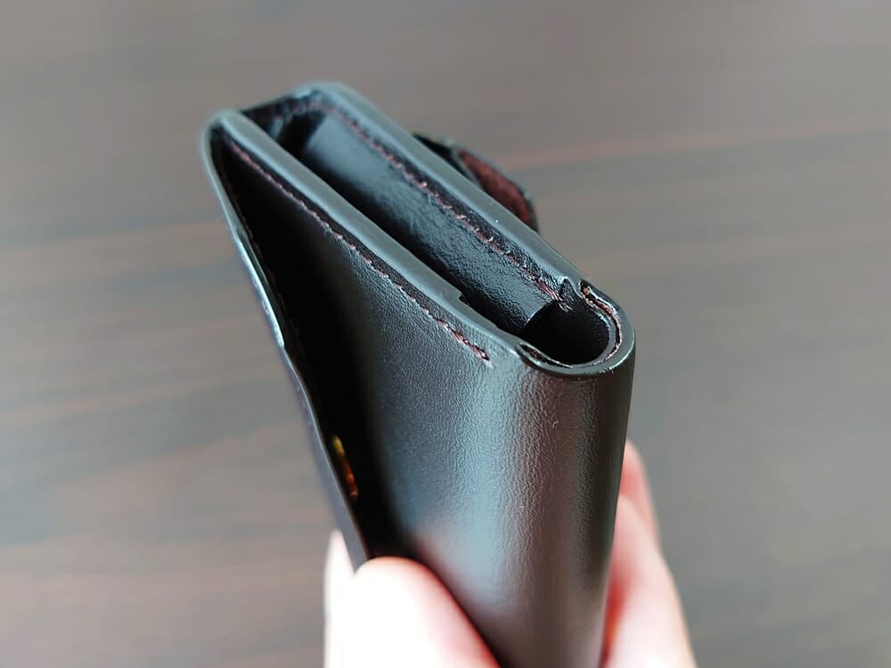 LIFE POCKET（ライフポケット）MiniWallet3 ミニウォレット3 espresso エスプレッソ 財布 デザイン 財布の厚みとコバの仕上げ1