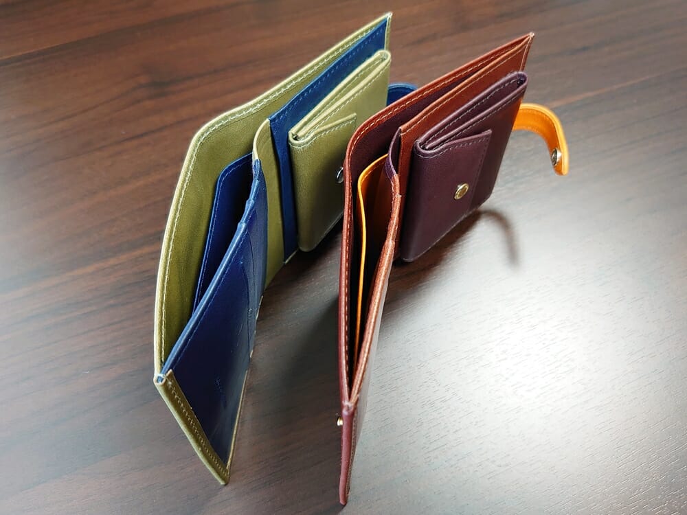 JOGGO（ジョッゴ）ENISHI 2つ折り財布 姫路レザー（グリーン、ブルー）（ブラウン、オレンジ）比較 財布見開き 上から