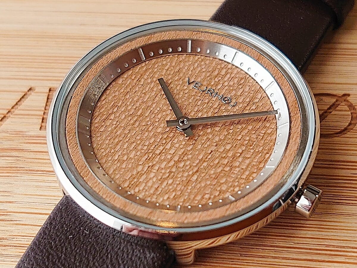 SAKURA 34mm Petite 天然の桜の木 ブラウンレザー VEJRHØJ（ヴェアホイ）レディース 木製ボックス 腕時計 ダイアル 文字盤デザイン2