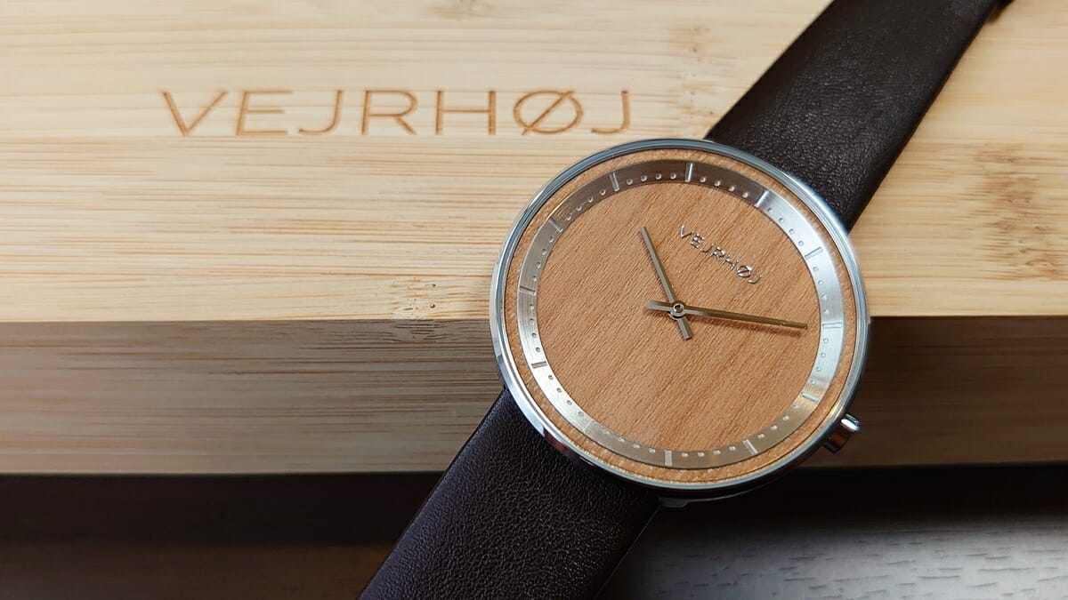 SAKURA 40mm 天然の桜の木 ブラウンレザー VEJRHØJ（ヴェアホイ）腕時計レビュー カスタムファッションマガジン