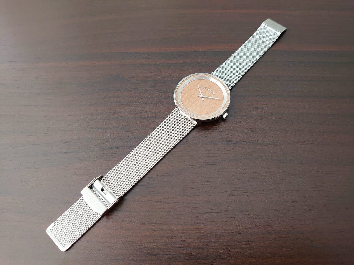 SAKURA 40mm 天然の桜の木 シルバーメッシュ VEJRHØJ（ヴェアホイ）腕時計 全体のデザイン