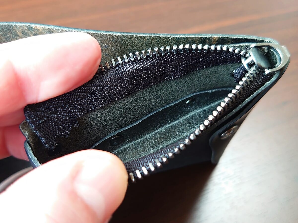 小さく薄い財布SAKU ブッテーロ Buttero ブラック buttero-black moku もく デザイン 内装 小銭れ2