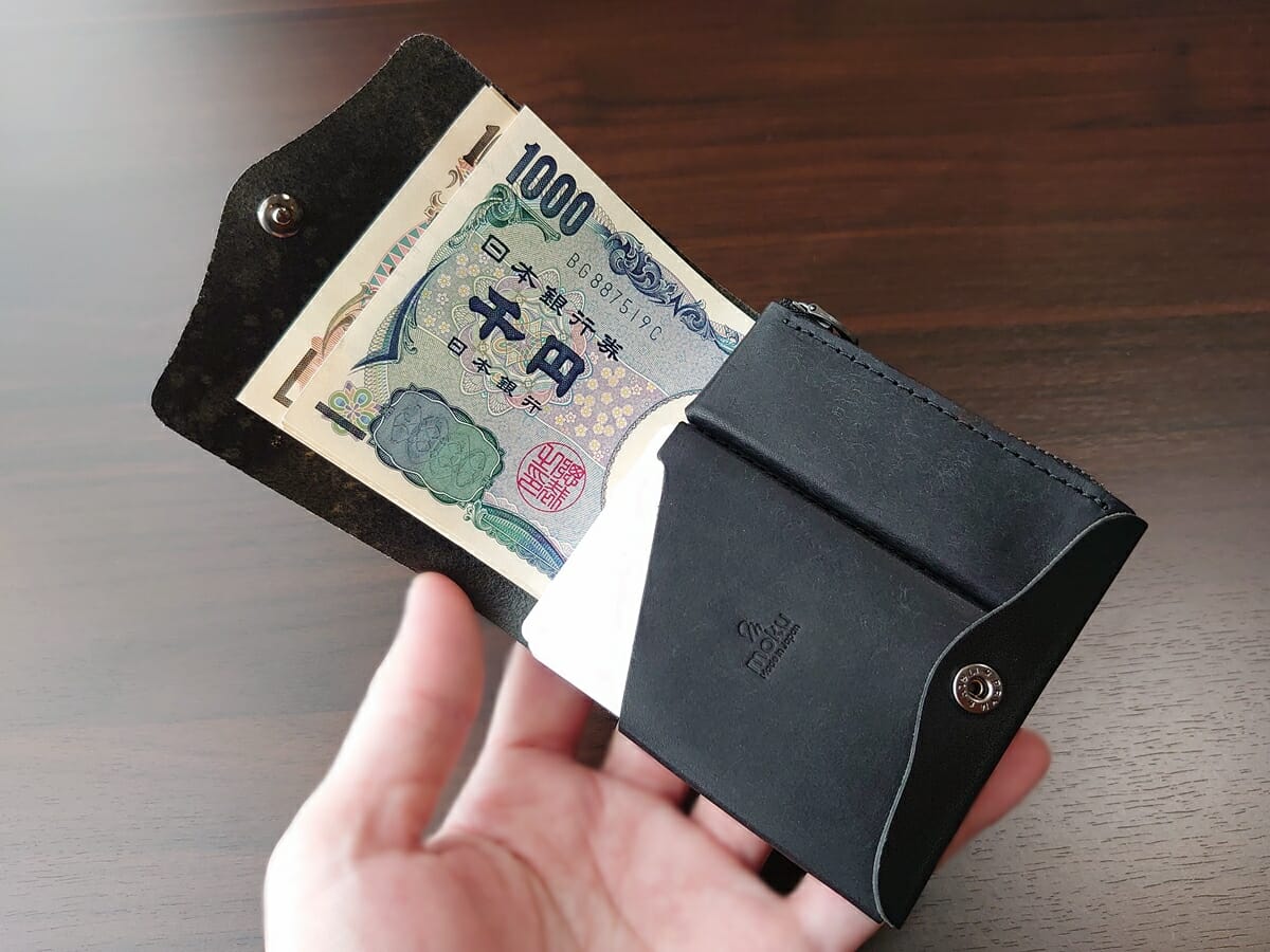 小さく薄い財布SAKU ブッテーロ Buttero ブラック buttero-black moku もく お金とカードを入れた使い心地