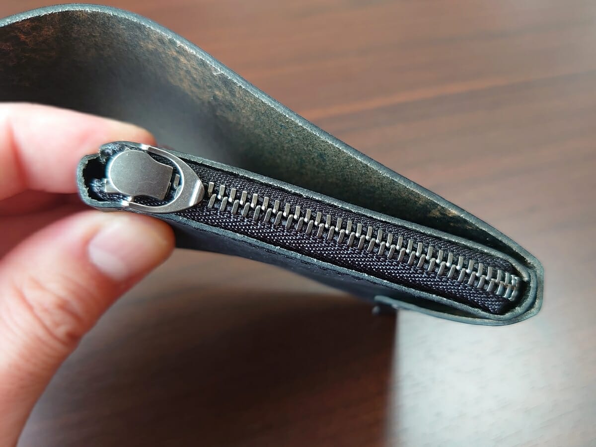 小さく薄い財布SAKU ブッテーロ Buttero ブラック buttero-black moku もく デザイン 内装 小銭れ1