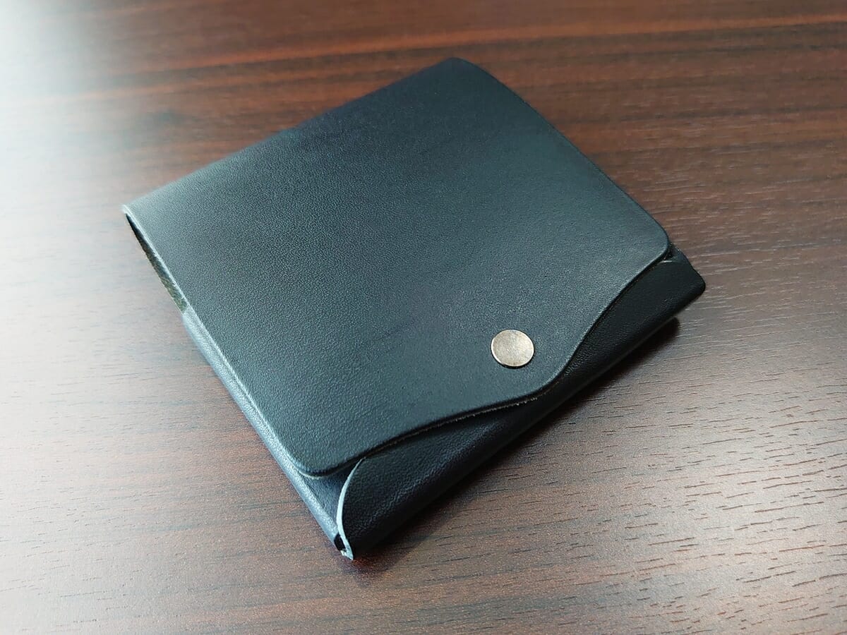 小さく薄い財布SAKU ブッテーロ Buttero ブラック buttero-black moku もく デザイン 外装1