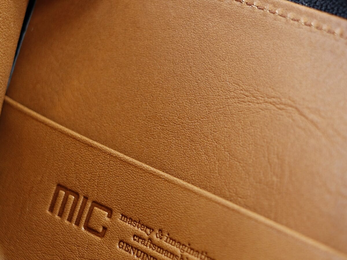 カク（QUAKU）ミニL字ファスナー財布 MI0140 ブラック mic（ミック）内装 レザー デザイン レビュー4