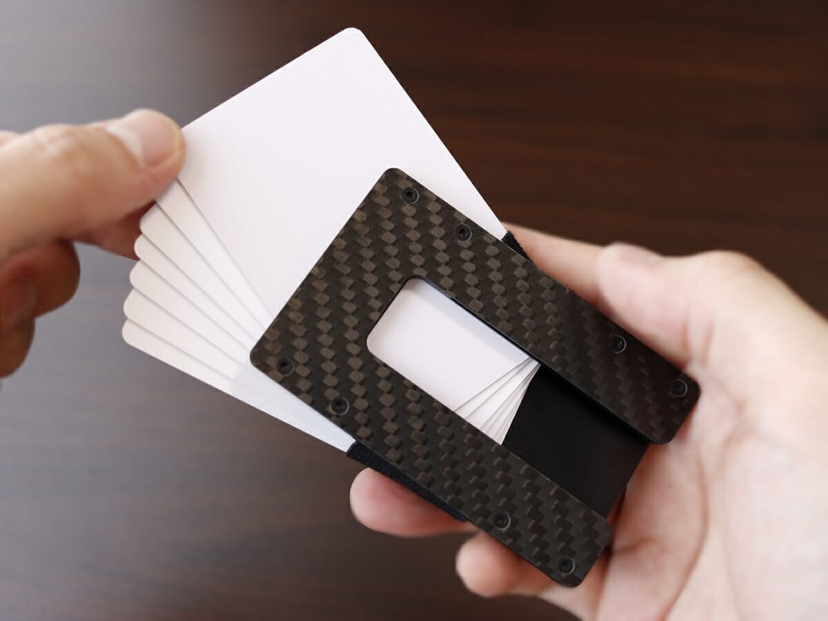 REQFUL1.1 カーボン REQFUL（レキュフル）財布レビュー カード入れの使い心地4