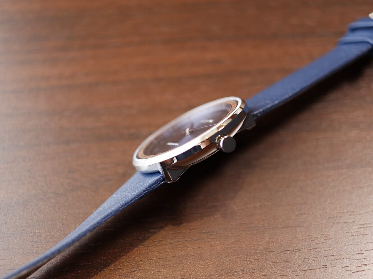 Limited Edition Petite OASIS Blue 34mm 天然クルミ材 腕時計レビュー VEJRHOJ（ヴェアホイ）ケース ガラス