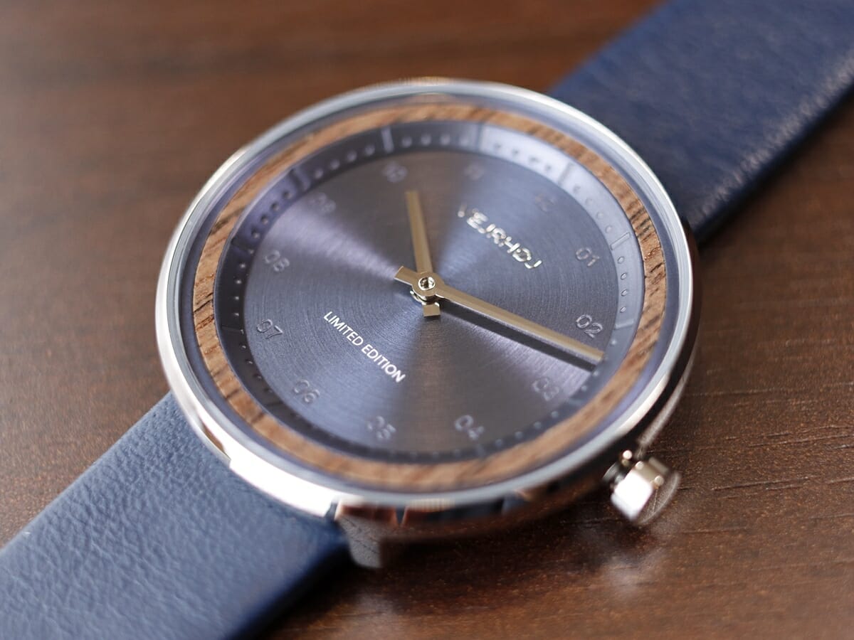 Limited Edition Petite OASIS Blue 34mm 天然クルミ材 腕時計レビュー VEJRHOJ（ヴェアホイ）ダイアル デザイン3