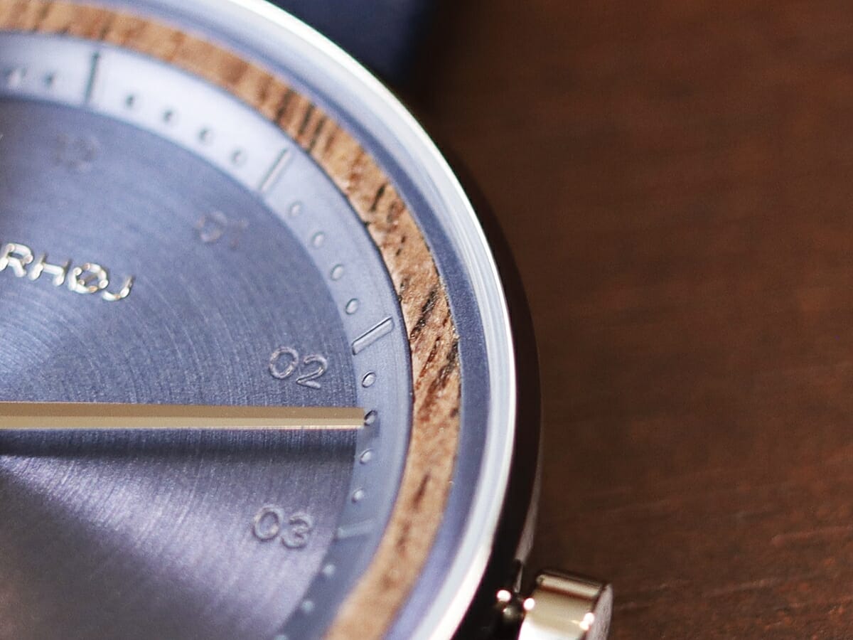 Limited Edition Petite OASIS Blue 34mm 天然クルミ材 腕時計レビュー VEJRHOJ（ヴェアホイ）ダイアル デザイン6
