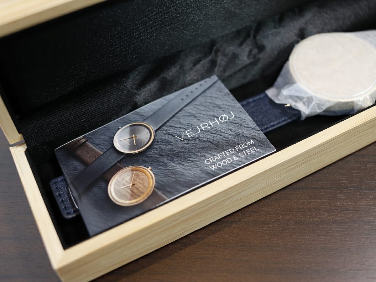 VEJRHØJ（ヴェアホイ）ARCH Maple 腕時計レビュー 木製ボックス 梱包2