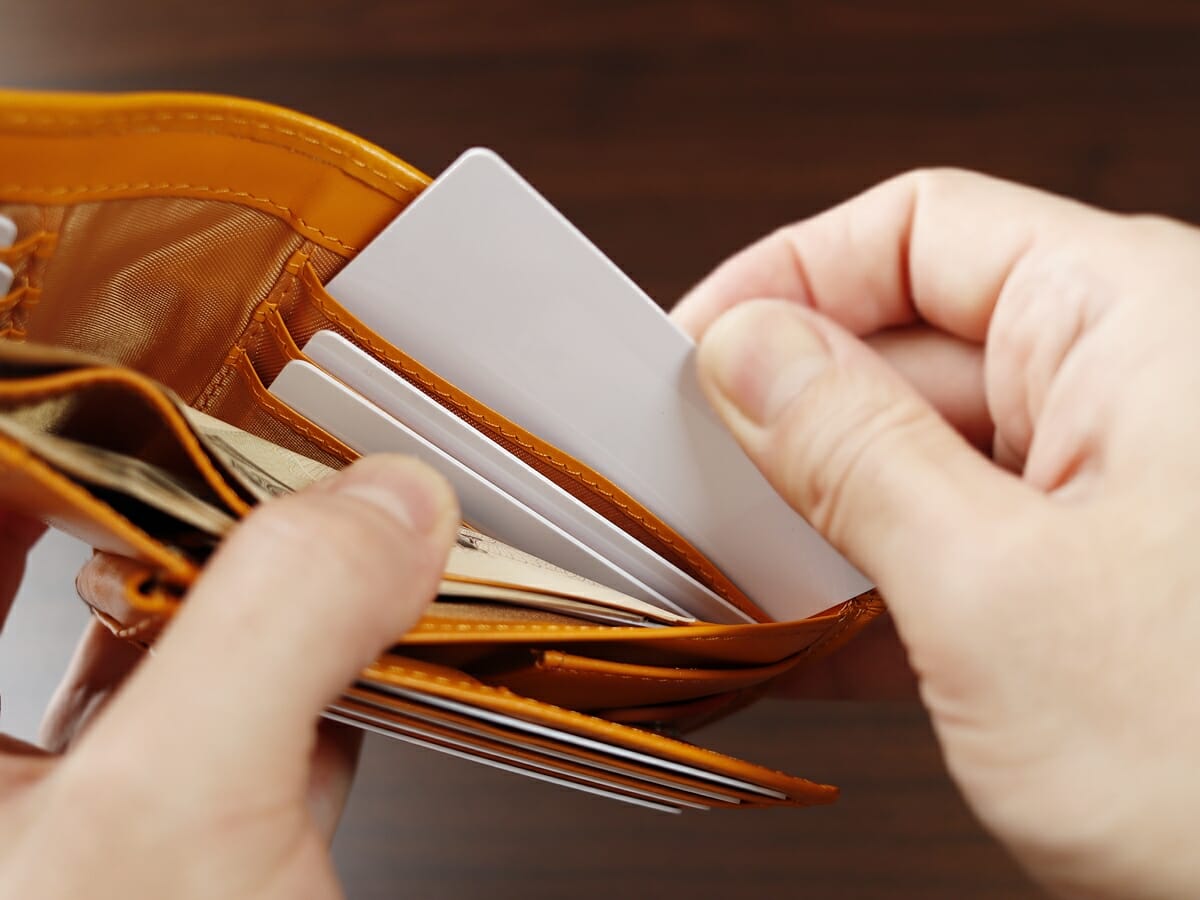 イタリアンレザー 二つ折り財布 LIAM（リアム）ILW3 レトロキャメル BLUE SINCERE（ブルーシンシア）財布レビュー カードポケットの使い心地8