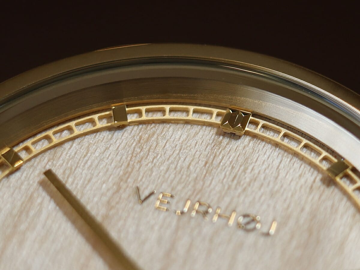 ARCH Maple 42mm LIMITED EDITION 限定モデル 天然メープル木材 メンズモデル VEJRHØJ（ヴェアホイ）腕時計レビュー 文字盤デザイン11