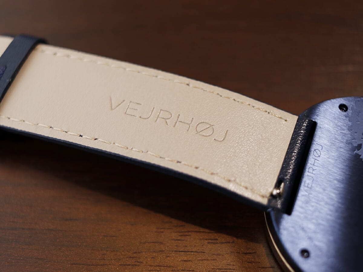ARCH Maple 42mm LIMITED EDITION 限定モデル 天然メープル木材 メンズモデル VEJRHØJ（ヴェアホイ）腕時計レビュー イタリア製 本革ストラップ ミッドナイトブルー10