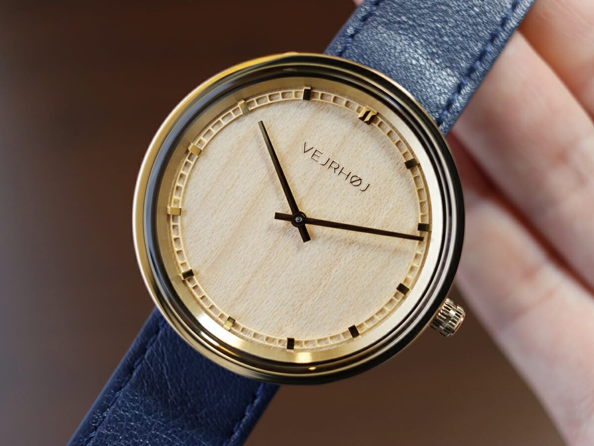 ARCH Maple 42mm LIMITED EDITION 限定モデル 天然メープル木材 メンズモデル VEJRHØJ（ヴェアホイ）腕時計レビュー 文字盤デザイン2