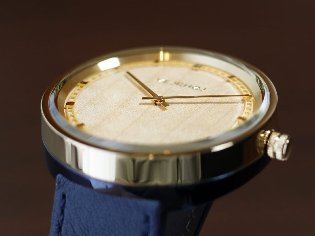 ARCH Maple 42mm LIMITED EDITION 限定モデル 天然メープル木材 メンズモデル VEJRHØJ（ヴェアホイ）腕時計レビュー ミネラルクリスタルガラス1