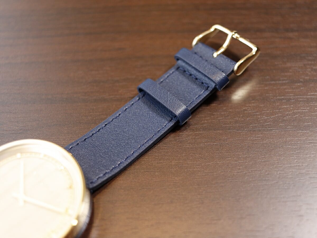 ARCH Maple 42mm LIMITED EDITION 限定モデル 天然メープル木材 メンズモデル VEJRHØJ（ヴェアホイ）腕時計レビュー イタリア製 本革ストラップ ミッドナイトブルー4