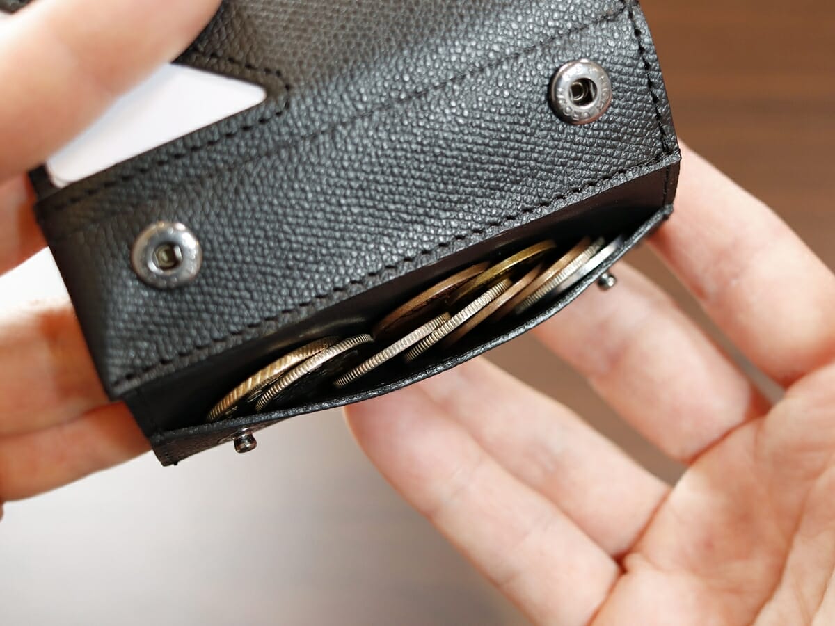 薄い財布 abrAsus アブラサス SUPERCLASSIC スーパークラシック 薄型二つ折り財布 メンズ レビュー 小銭入れの使い心地4