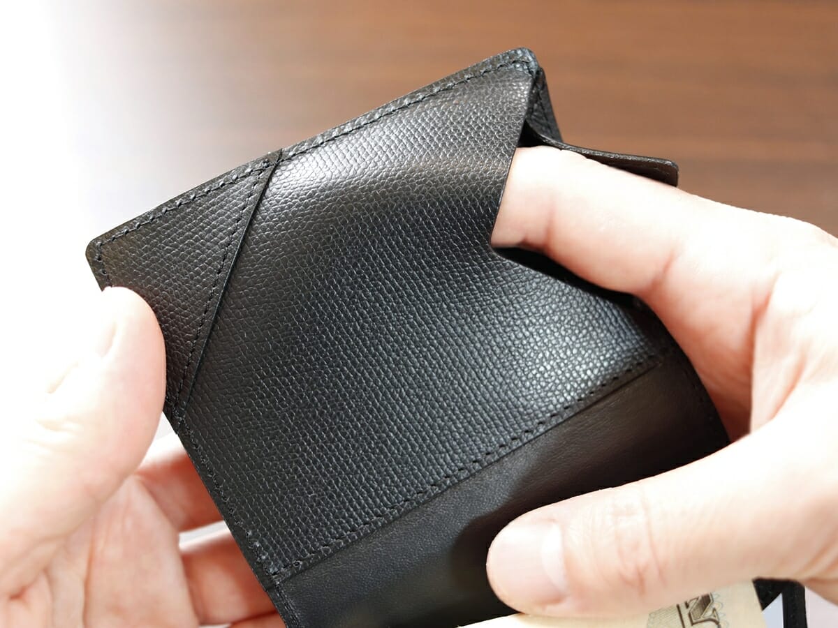 薄い財布 abrAsus アブラサス SUPERCLASSIC スーパークラシック 薄型二つ折り財布 メンズ レビュー 隠しポケットの使い心地3