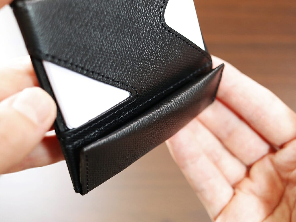 薄い財布 abrAsus アブラサス SUPERCLASSIC スーパークラシック 薄型二つ折り財布 メンズ レビュー 小銭入れの使い心地5