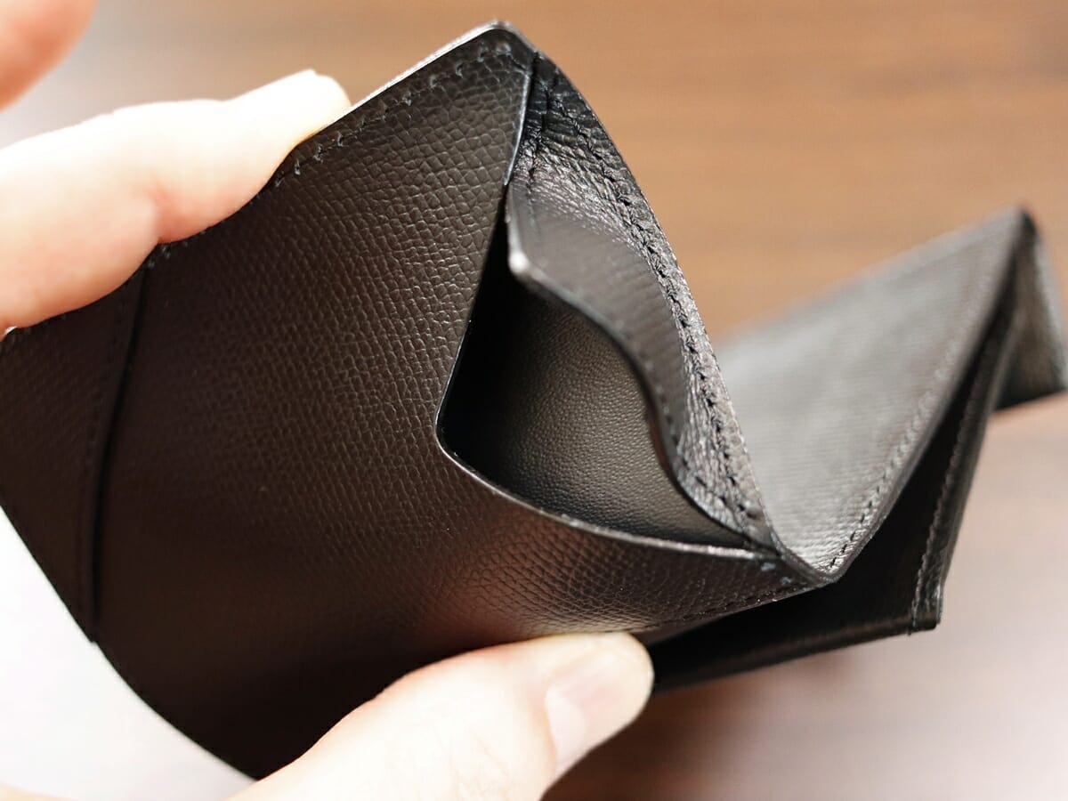 薄い財布 abrAsus アブラサス SUPERCLASSIC スーパークラシック 薄型二つ折り財布 メンズ レビュー 財布デザイン 隠しポケット2