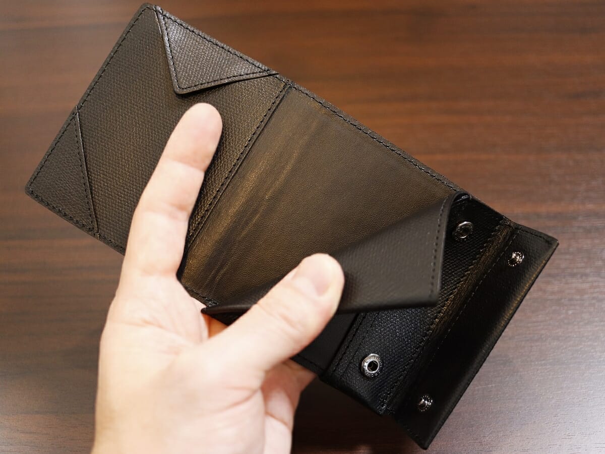 薄い財布 abrAsus アブラサス SUPERCLASSIC スーパークラシック 薄型二つ折り財布 メンズ レビュー財布の硬さ2