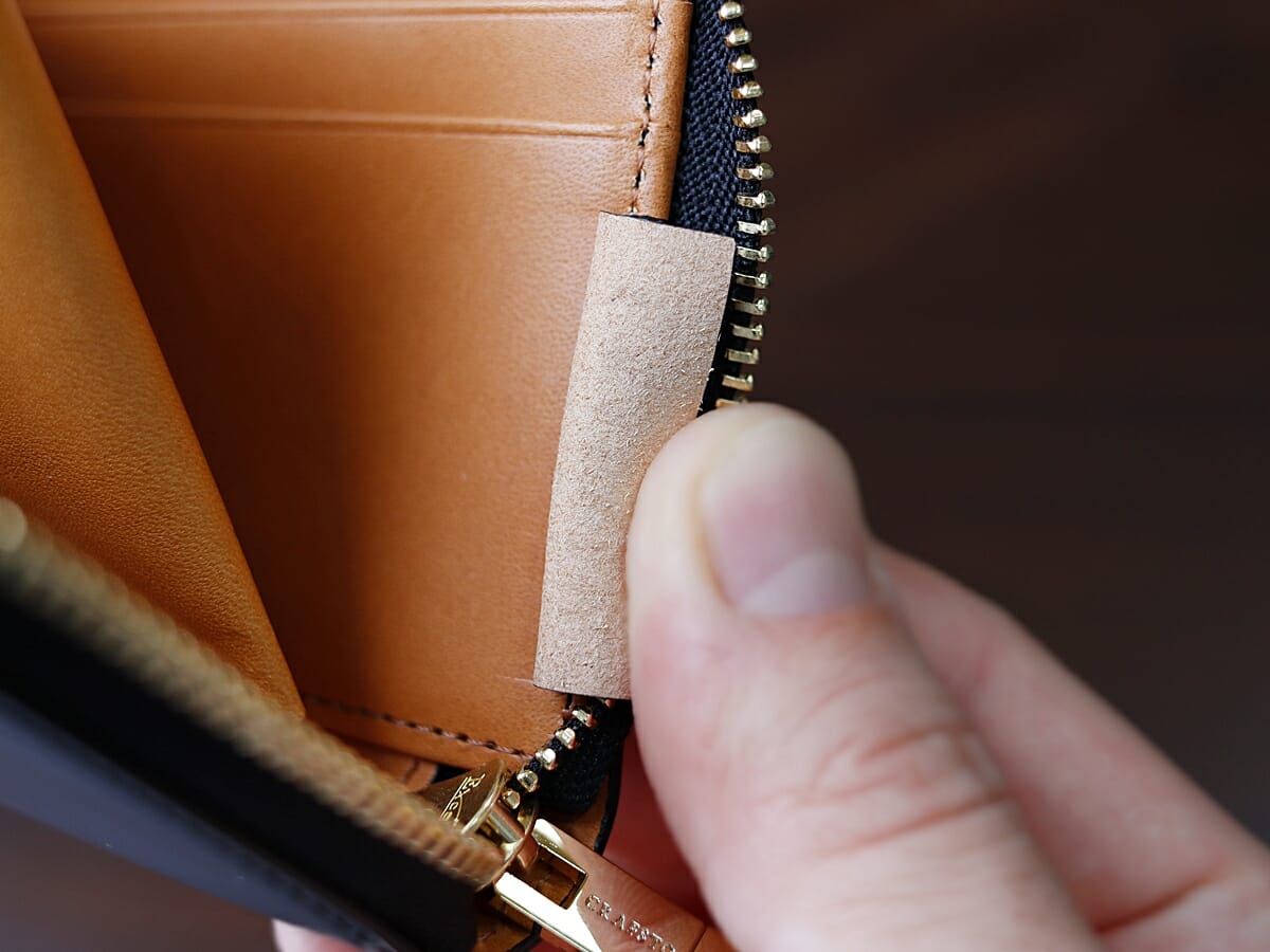 Bridle Leather ブライドルレザー L字ファスナー財布 CRAFSTO（クラフスト）財布レビュー 内装デザイン ブランドロゴ タブ