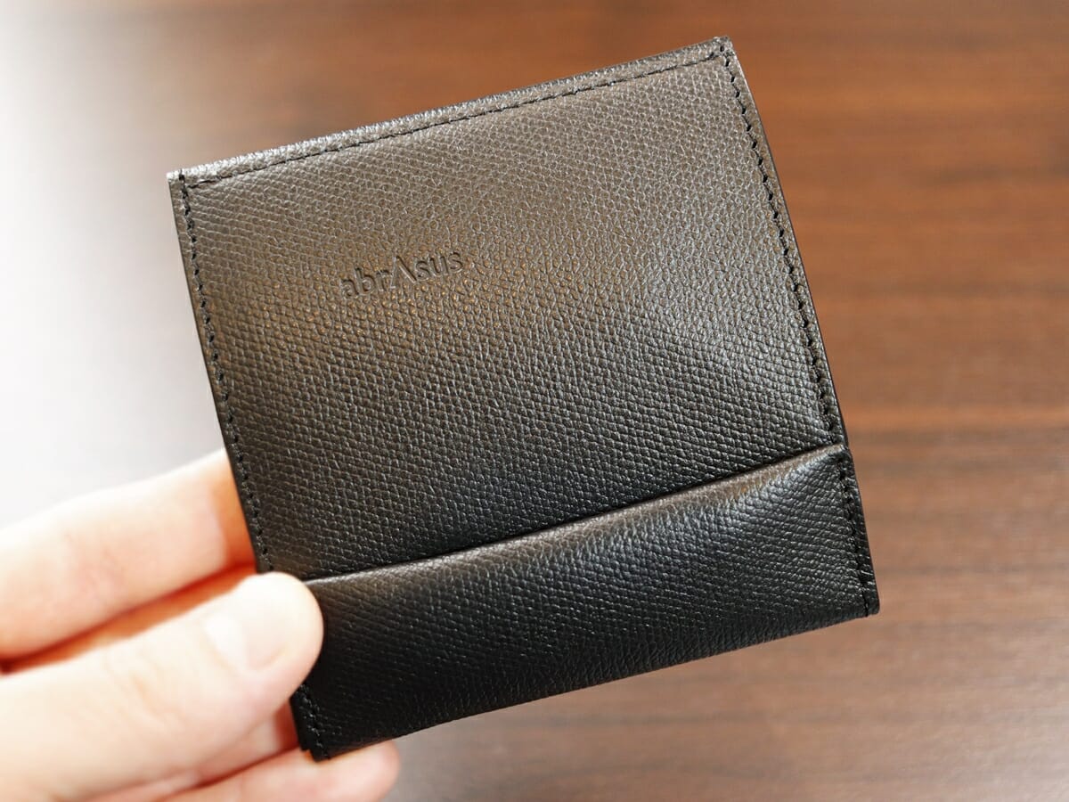 薄い財布 abrAsus アブラサス SUPERCLASSIC スーパークラシック 薄型二つ折り財布 メンズ レビュー お金とカードを入れて閉じた状態1