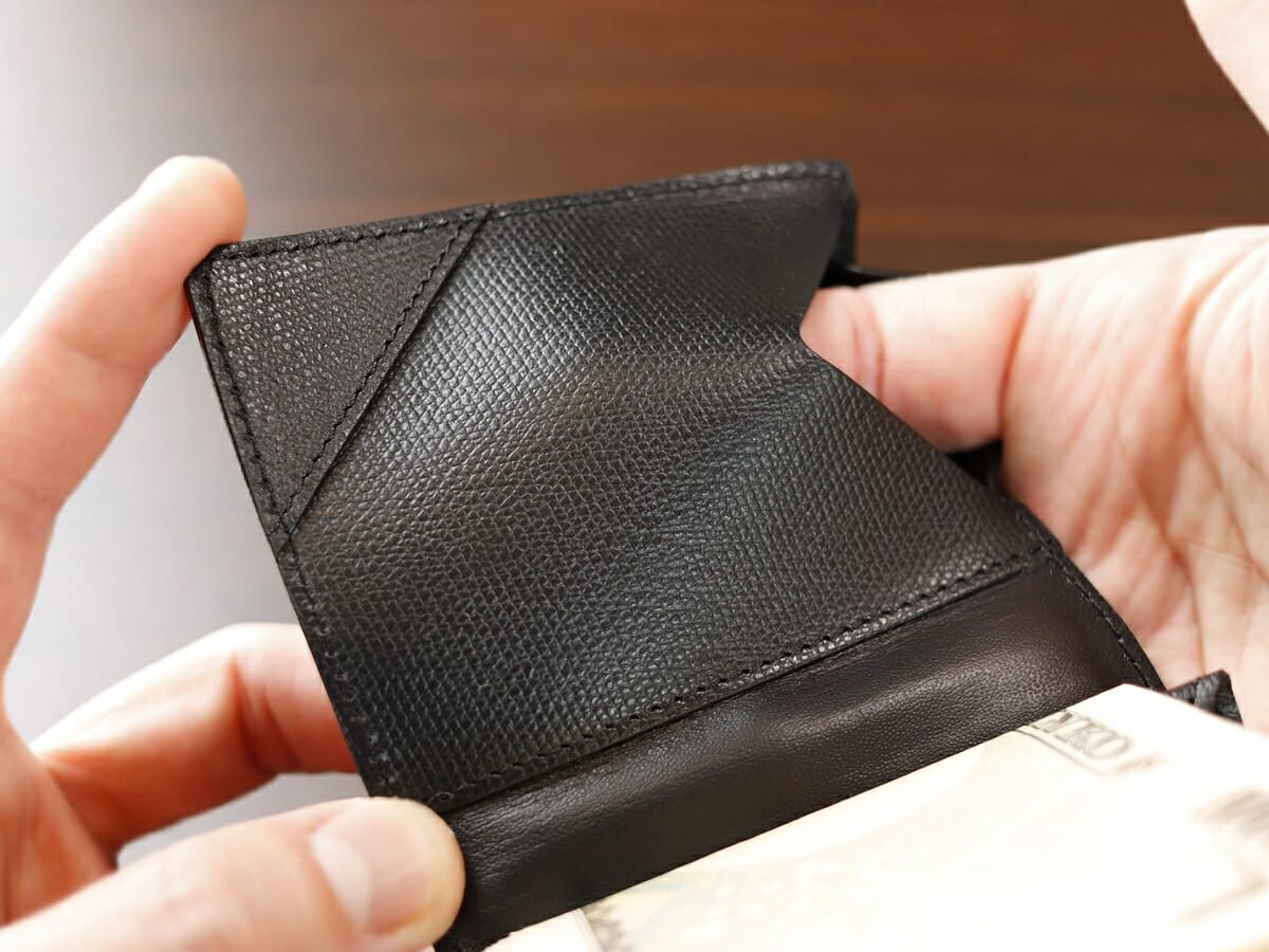 薄い財布 abrAsus アブラサス SUPERCLASSIC スーパークラシック 薄型二つ折り財布 メンズ レビュー 隠しポケットの使い心地4