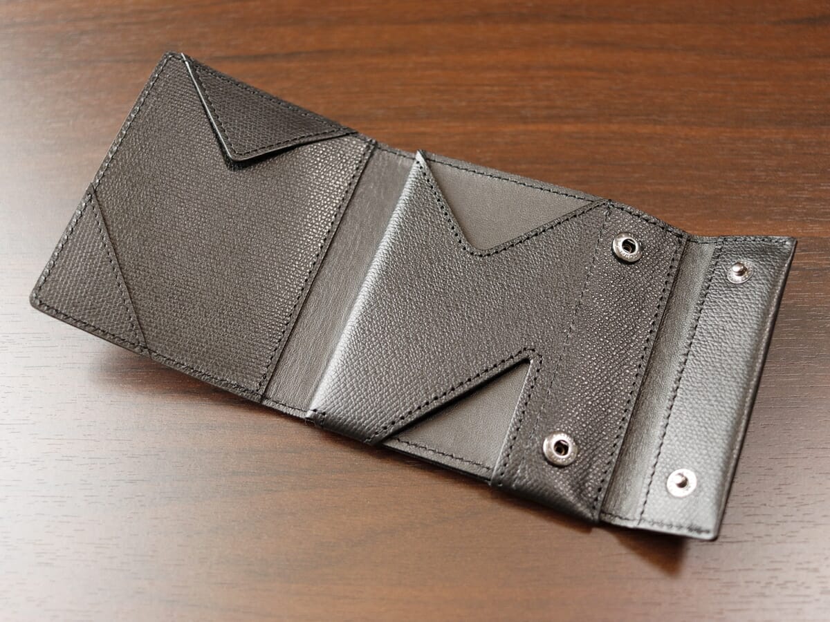 薄い財布 abrAsus アブラサス SUPERCLASSIC スーパークラシック 薄型二つ折り財布 メンズ レビュー 財布デザイン 質感4