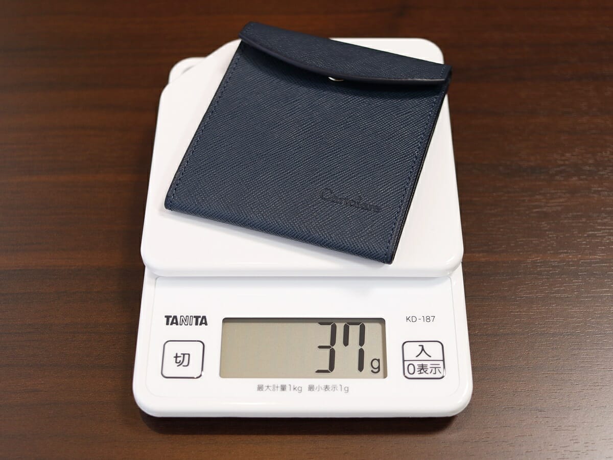 Cartolare（カルトラーレ）薄い二つ折り財布 フラットウォレット（ネイビー）財布レビュー カスタムファッションマガジン 重さ