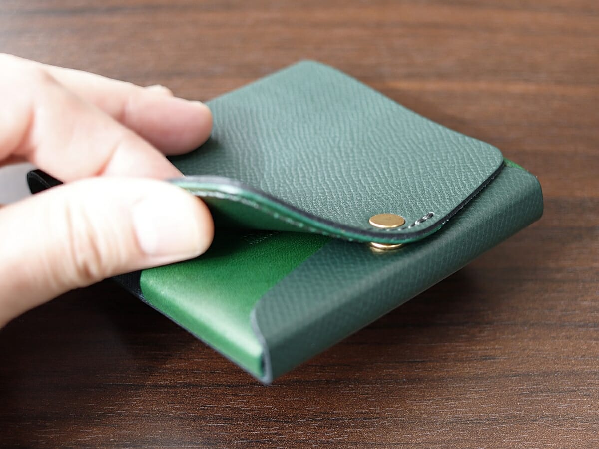小さく薄い財布Saku ver.2 プエブロ ノブレッサカーフ moku（モク）レザーの質感を比較7