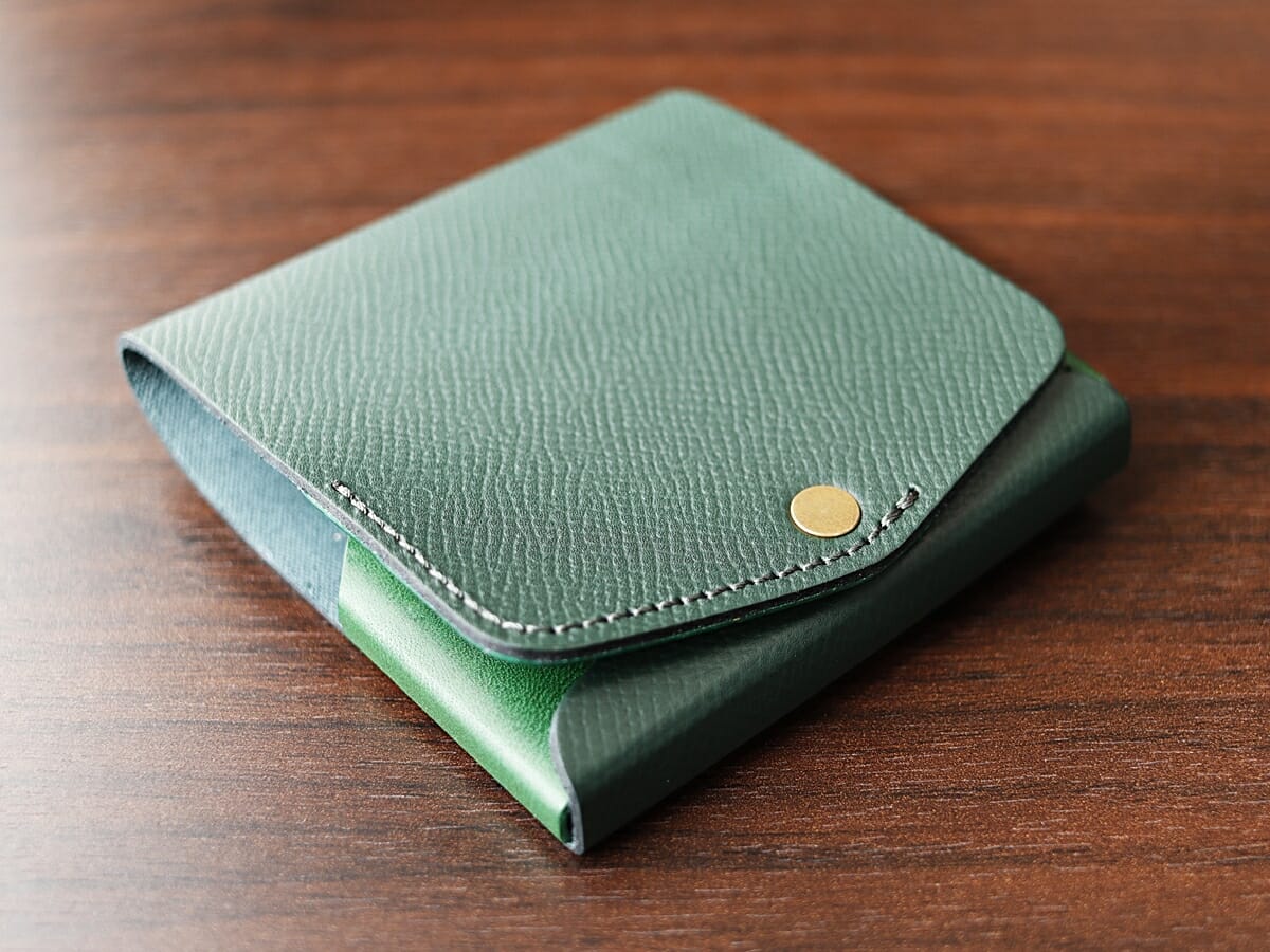 小さく薄い財布Saku ver.2 プエブロ ノブレッサカーフ moku（モク）レザーの質感を比較8
