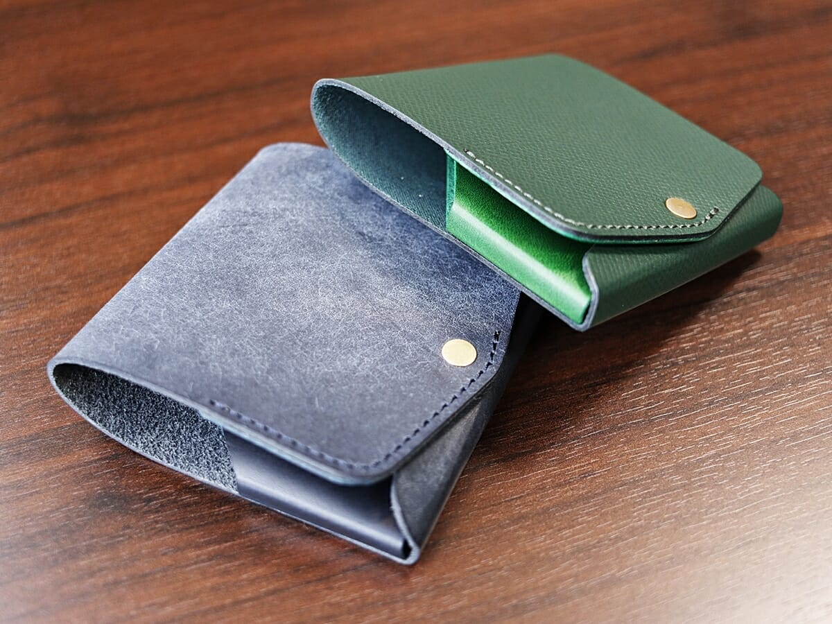 小さく薄い財布Saku ver.2 プエブロ ノブレッサカーフ moku（モク）レザーの質感を比較2