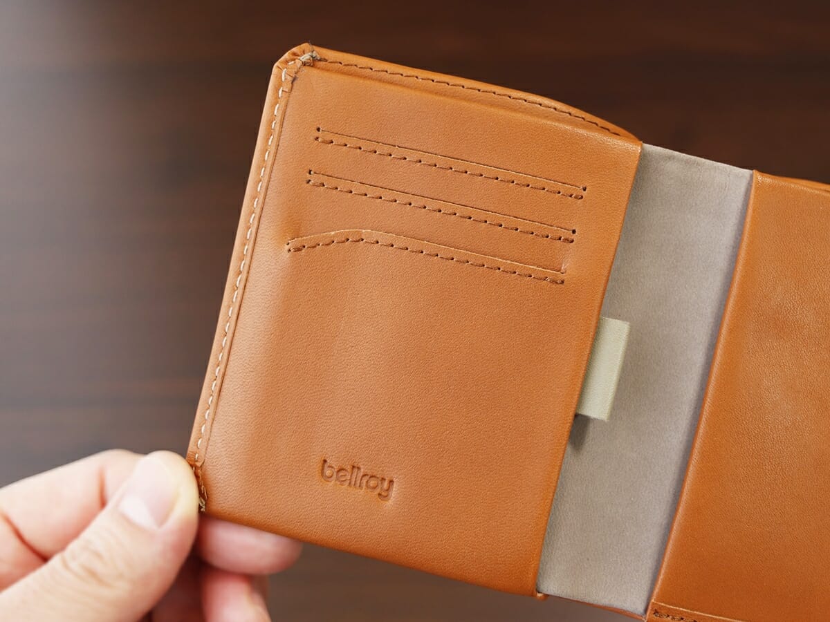 Coin Wallet（コインウォレット）小銭入れ付き薄型二つ折り財布 bellroy（ベルロイ）財布レビュー カードポケット1