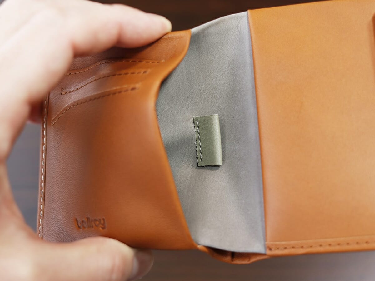 Coin Wallet（コインウォレット）小銭入れ付き薄型二つ折り財布 bellroy（ベルロイ）財布レビュー カードポケット2