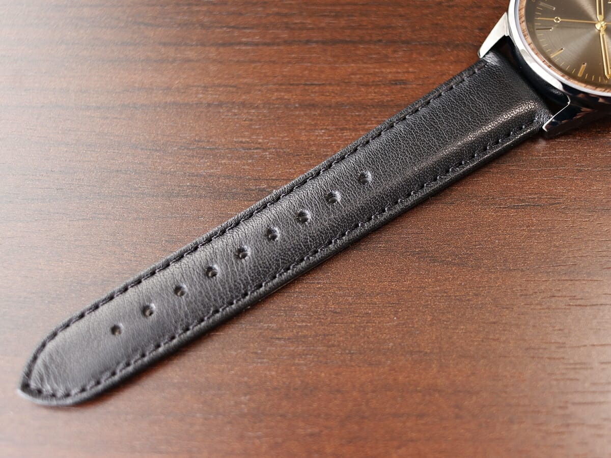 Automatic 自動巻き腕時計 A01 black（automatic）機械式 VEJRHOJ ヴェアホイ 腕時計レビュー カスタムファッションマガジン デザイン ストラップ1