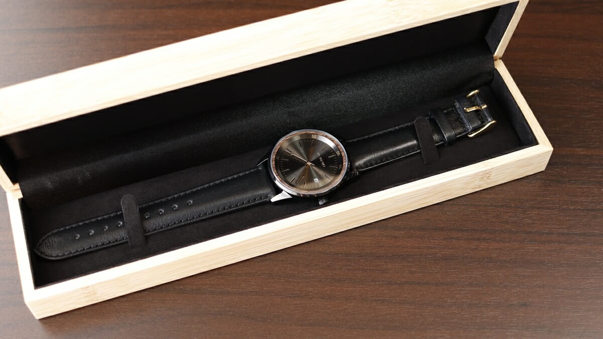 Automatic 自動巻き腕時計 A01 black（automatic）機械式 VEJRHOJ ヴェアホイ 腕時計レビュー カスタムファッションマガジン 商品イメージ