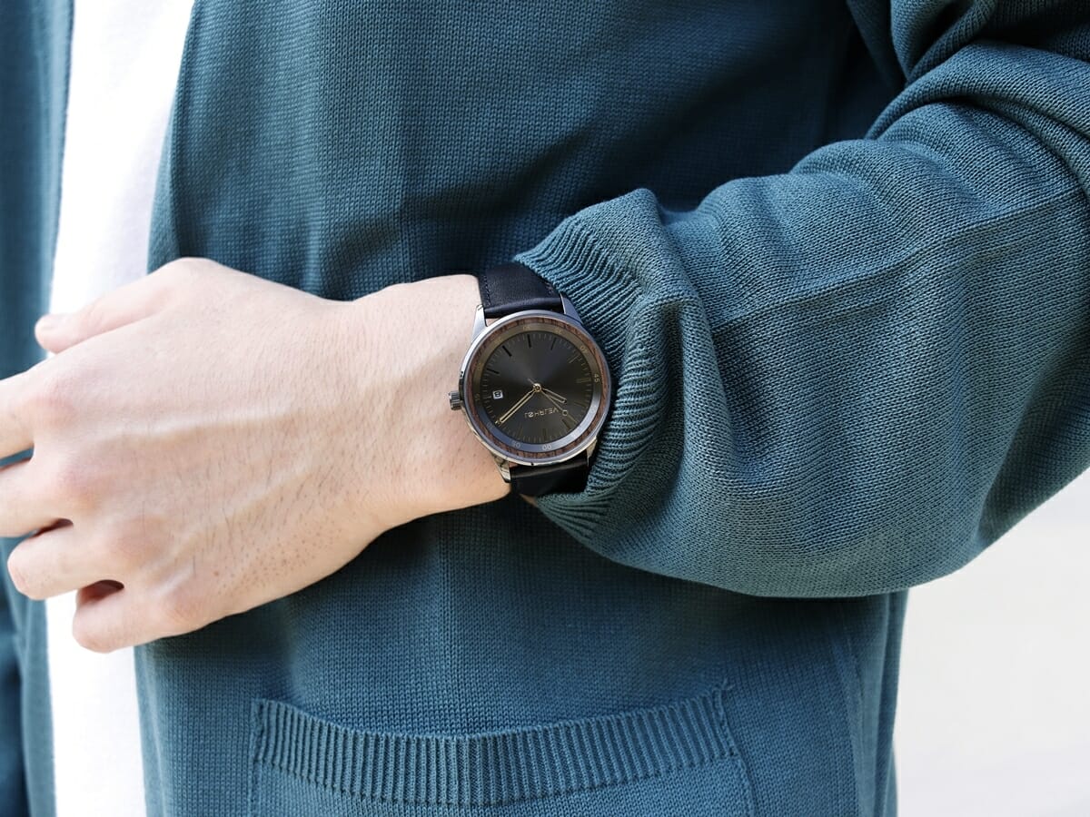 Automatic 自動巻き腕時計 A01 black（automatic）機械式 VEJRHOJ ヴェアホイ 腕時計レビュー カスタムファッションマガジン 着用6