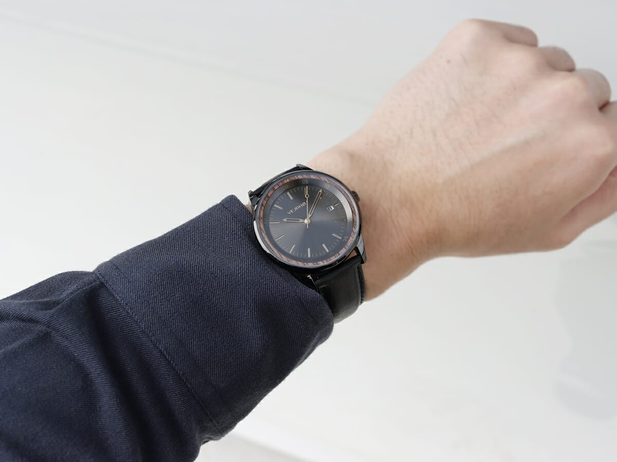 Automatic 自動巻き腕時計 A01 black（automatic）機械式 VEJRHOJ ヴェアホイ 腕時計レビュー カスタムファッションマガジン 着用2