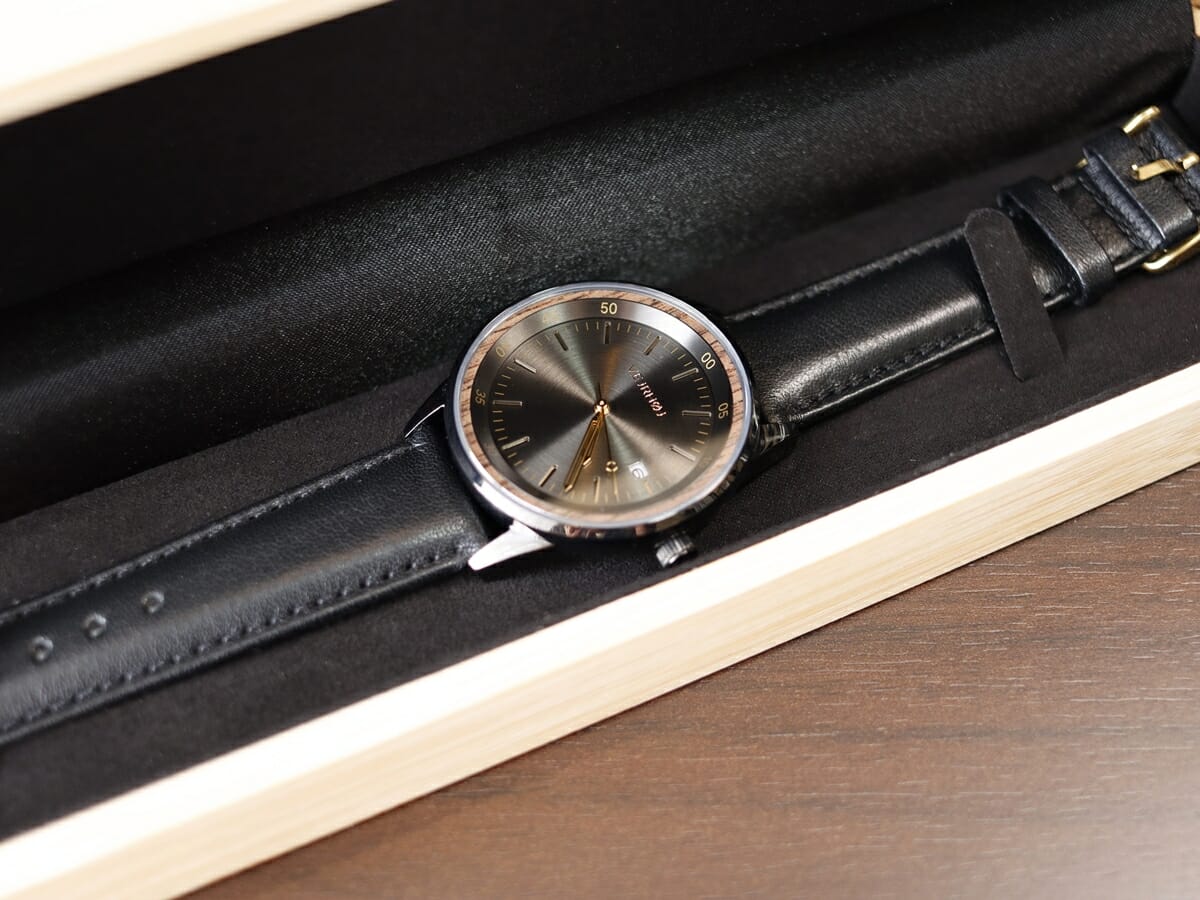 Automatic 自動巻き腕時計 A01 black（automatic）機械式 VEJRHOJ ヴェアホイ 腕時計レビュー カスタムファッションマガジン デザイン 全体2