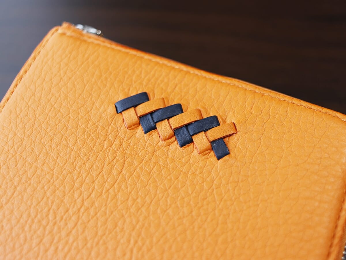 リーヴァ Lファスナーマルチ財布 セッカ（オレンジ）SOLSOMARE（ソルソマーレ）財布レビュー 外装デザイン3