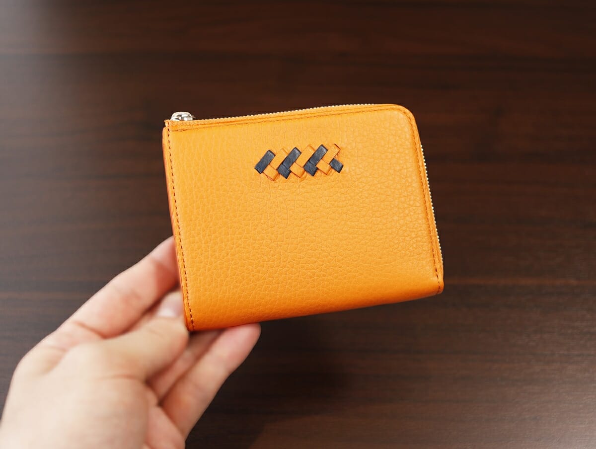 リーヴァ Lファスナーマルチ財布 セッカ（オレンジ）SOLSOMARE（ソルソマーレ）財布レビュー 外装デザイン 質感1
