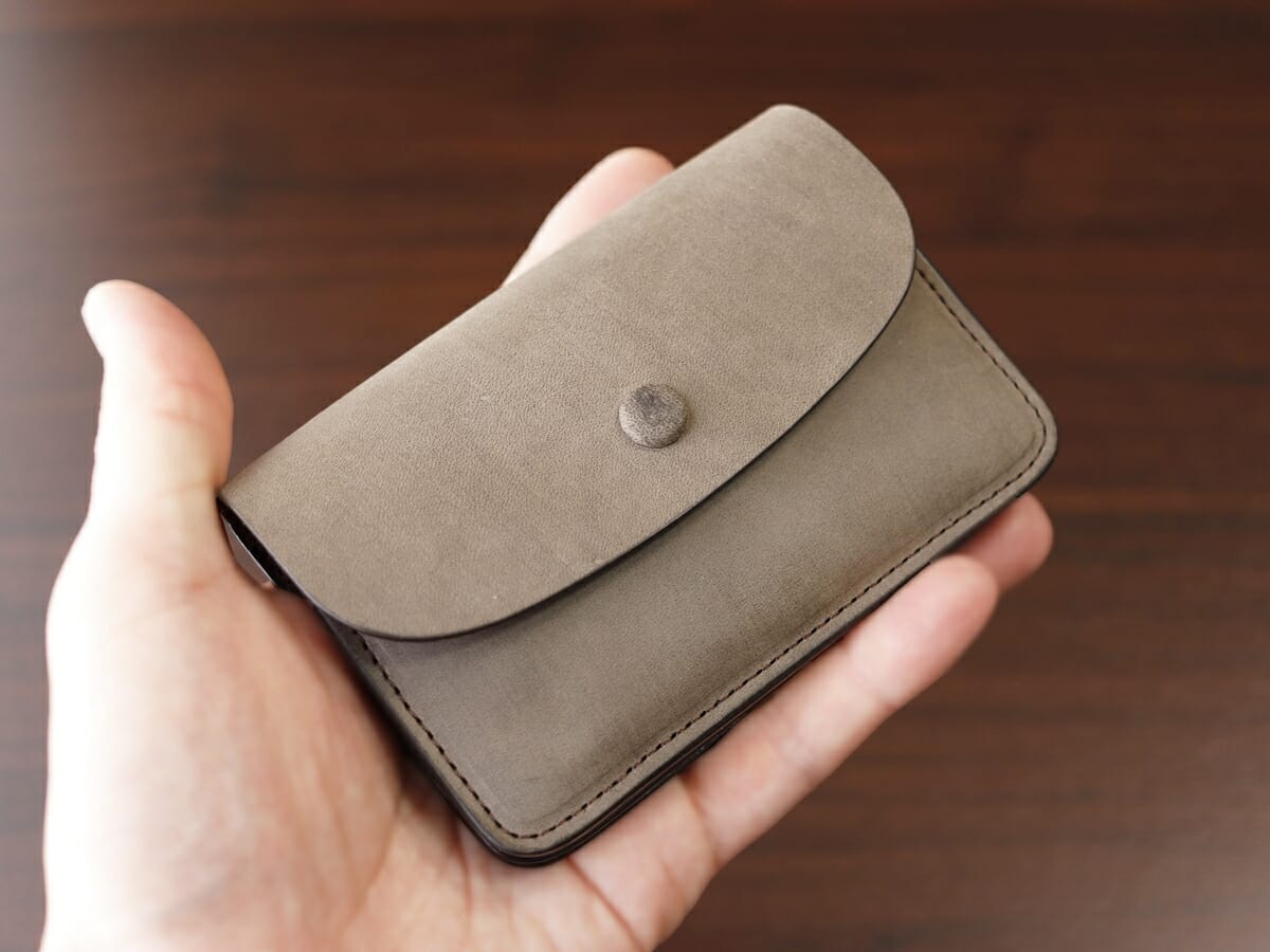 ingrasat mini wallet イングラサット ミニウォレット SO749I SLOW スロウ 財布レビュー 収納後の財布の厚み6
