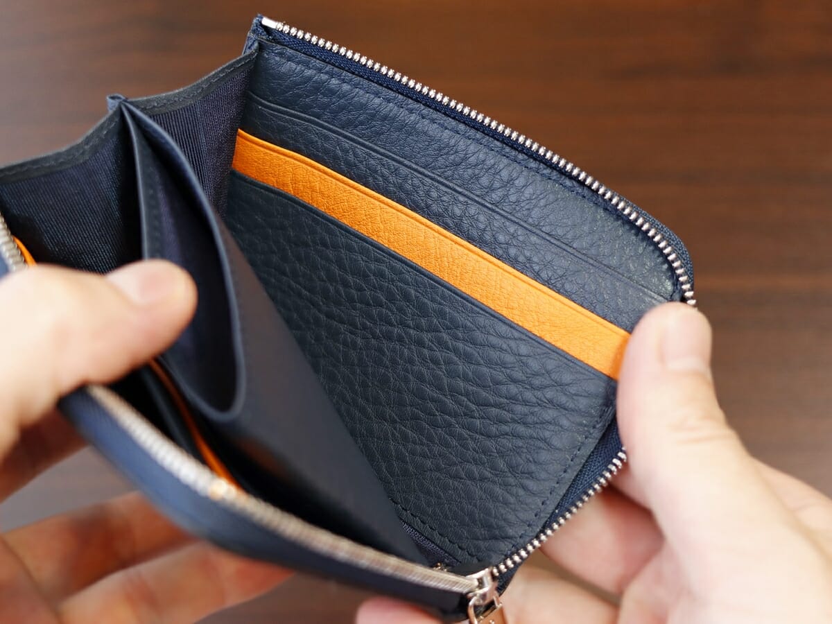 リーヴァ Lファスナーマルチ財布 セッカ（オレンジ）SOLSOMARE（ソルソマーレ）財布レビュー 内装デザイン 収納ポケット10 ネイビーブルー