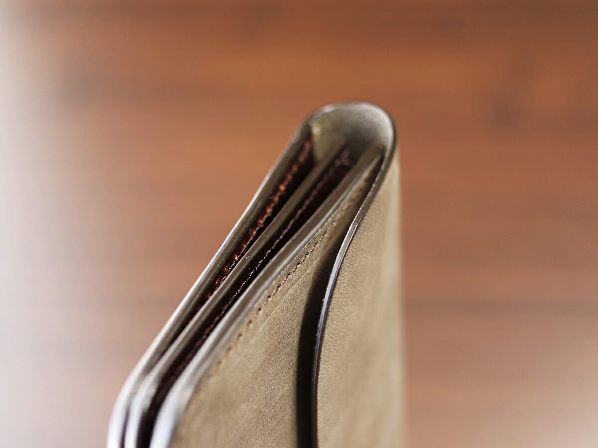 ingrasat mini wallet イングラサット ミニウォレット SO749I SLOW スロウ 財布レビュー 外装デザイン レザーの質感6
