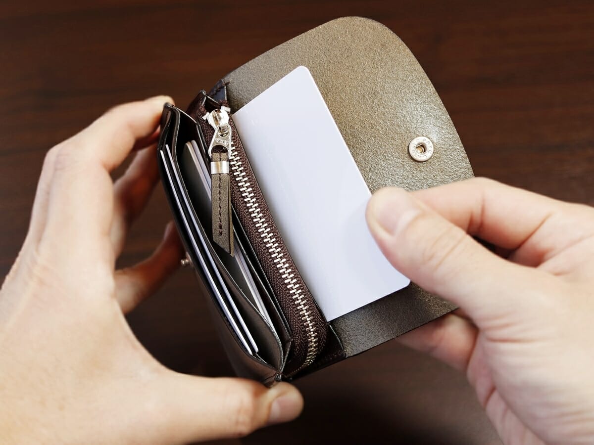 ingrasat mini wallet イングラサット ミニウォレット SO749I SLOW スロウ 財布レビュー 実際の使い心地17